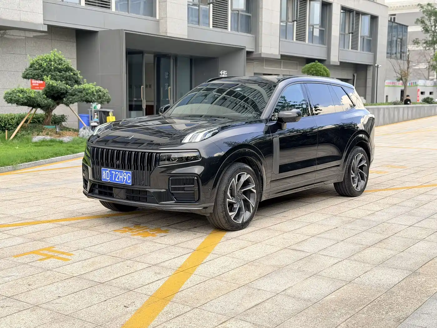Lynk & Co 09 2021 2.0T Halo 7-seater