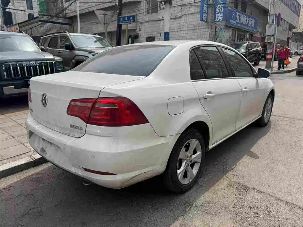Volkswagen Bora 2014 1.6L Automatic Comfort Edition фото 7