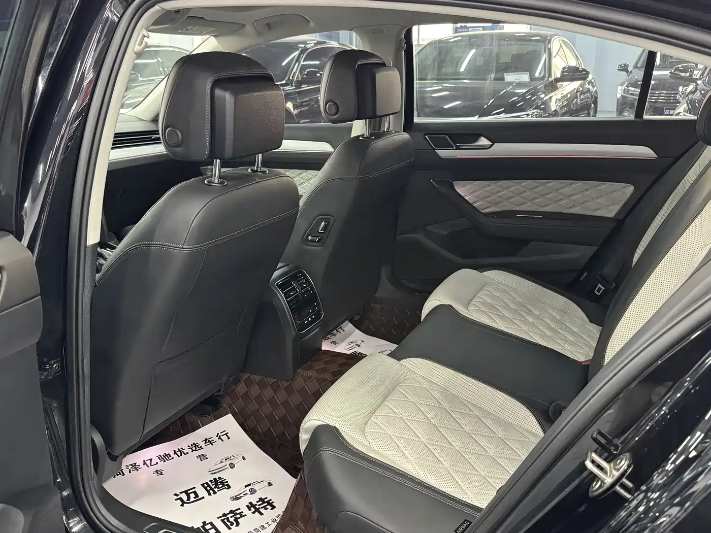 Volkswagen Magotan 2023 Model 2 Million Commemorative Edition 330TSI DSG Luxury фото 8