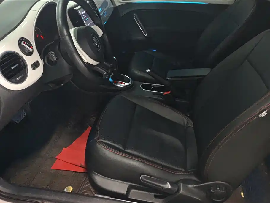 Volkswagen Beetle 2013 1.4TSI Fashion Edition фото 9
