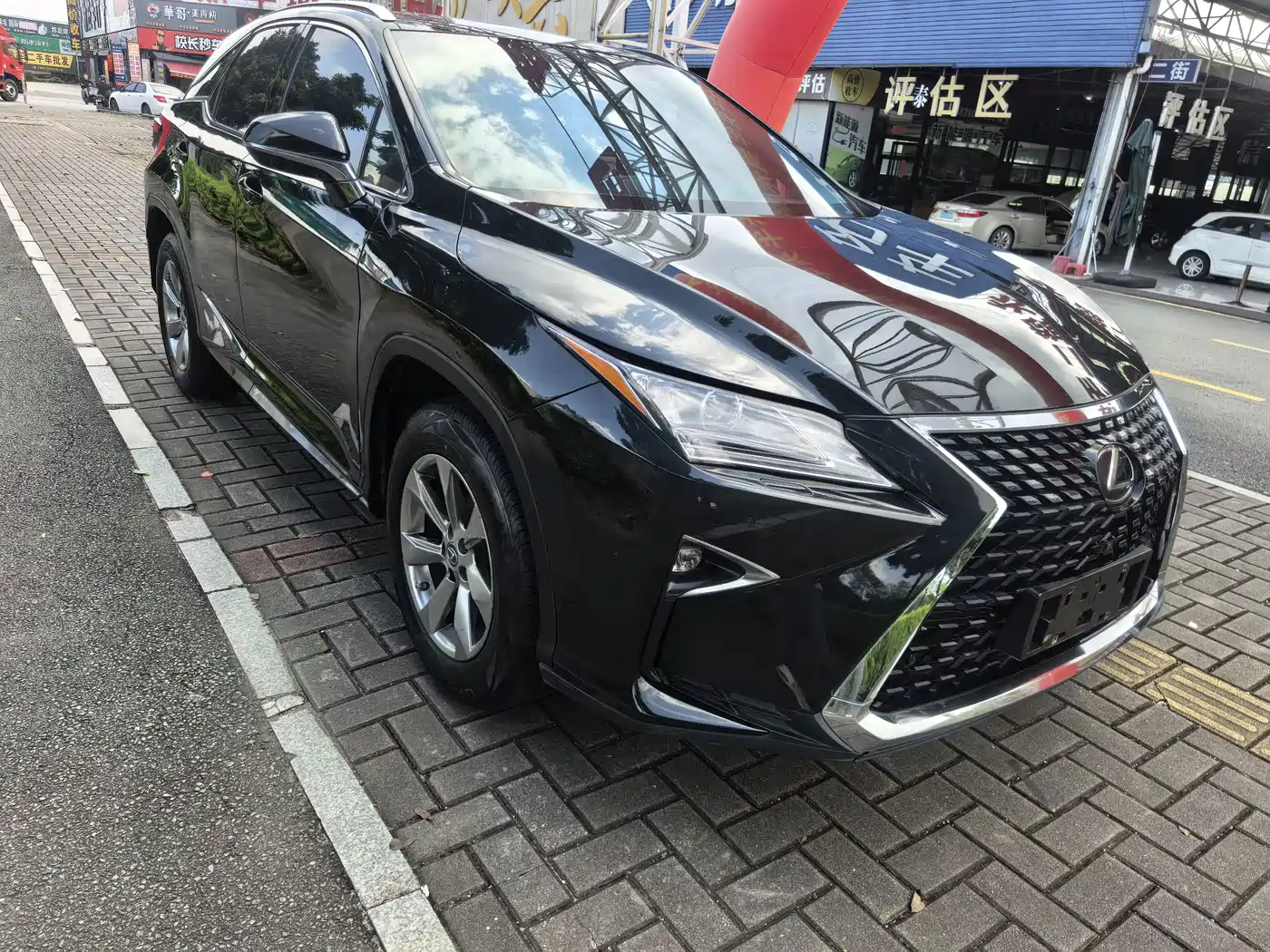Фото 7 - Lexus RX
