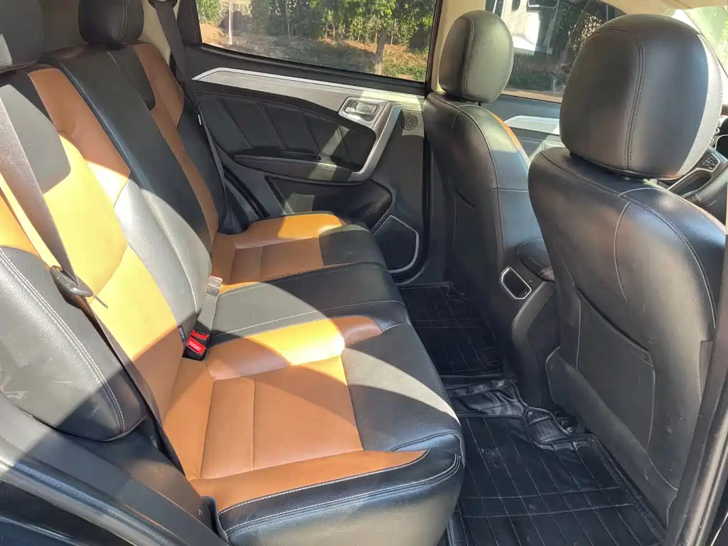 Фото 6 - Geely Emgrand X6