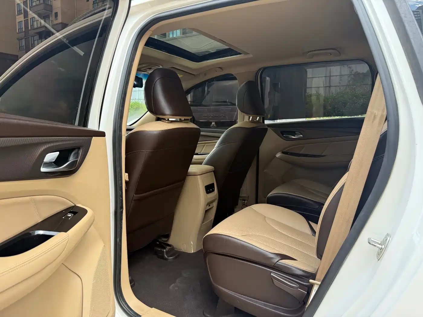 Baojun 730 2017 1.5T Manual Luxury 7-Seater фото 8