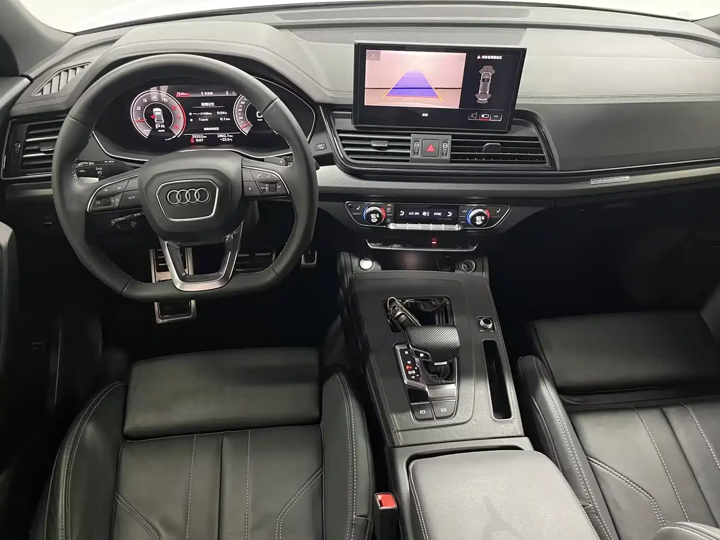 Audi Q5L 2024 Model 40 TFSI Luxury Dynamic фото 10