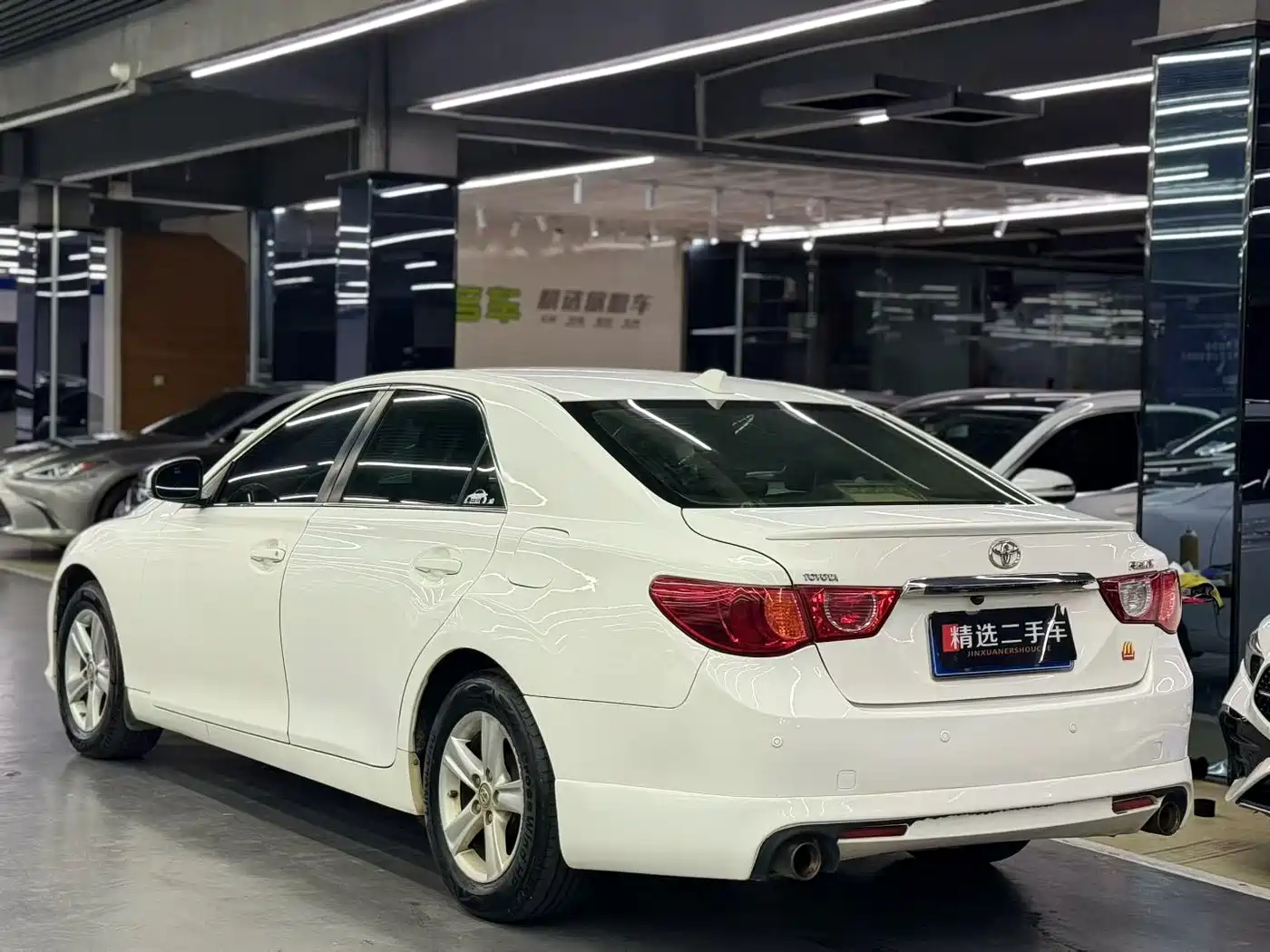 Toyota Reiz 2010 2.5V Elegance Elite Edition фото 7