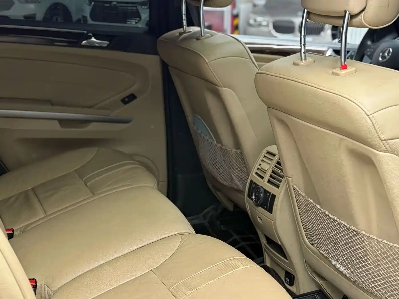 Mercedes-Benz M-Class 2010 ML 350 4MATIC Luxury фото 10