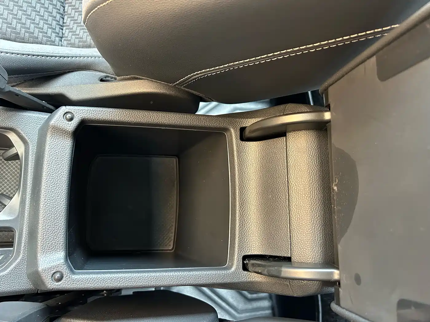 Volkswagen Tharu 2019 Model 280TSI 2WD R-line China VI фото 35