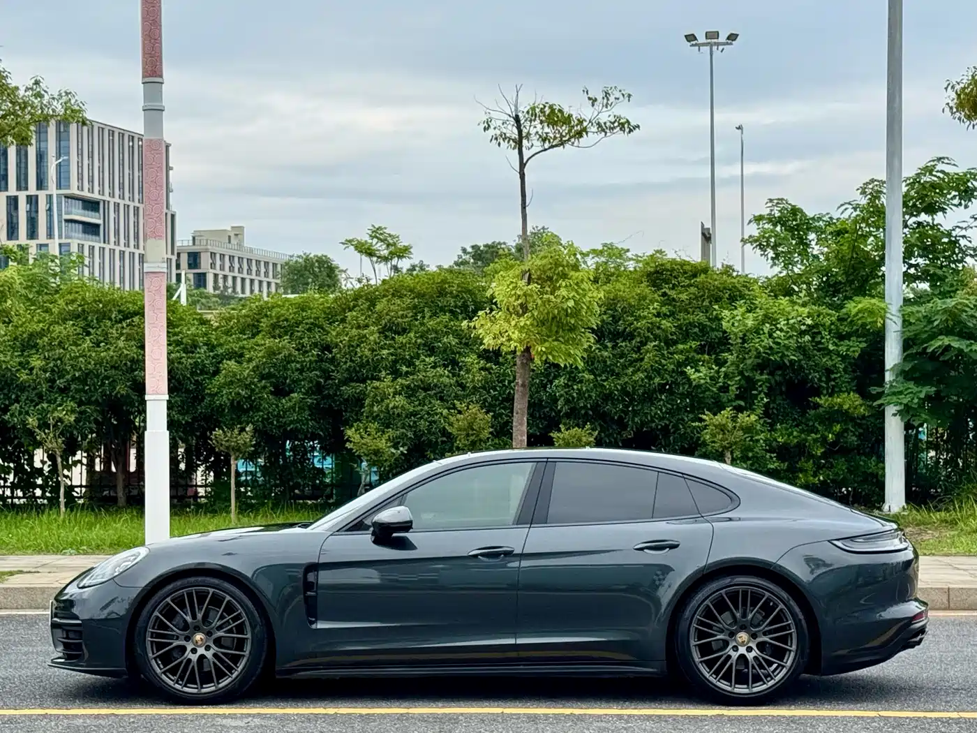 Porsche Panamera 2023 Panamera 2.9T Platinum Edition фото 8