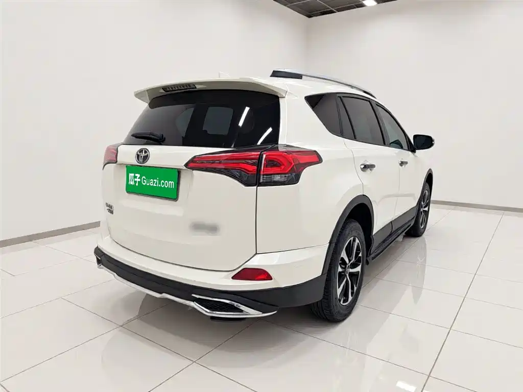 Toyota RAV4 Rongfang 2016 2.0L CVT 2WD Smart (China V) фото 6