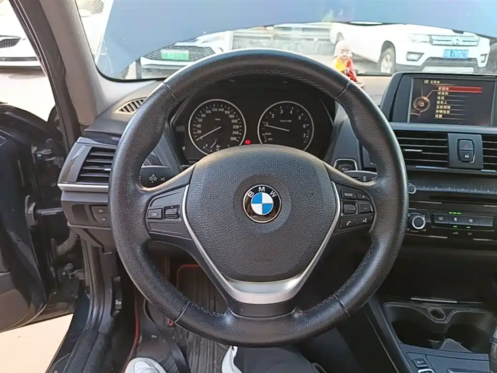 BMW 1 Series (Import) 2013 Facelift 116i Urban Model фото 11