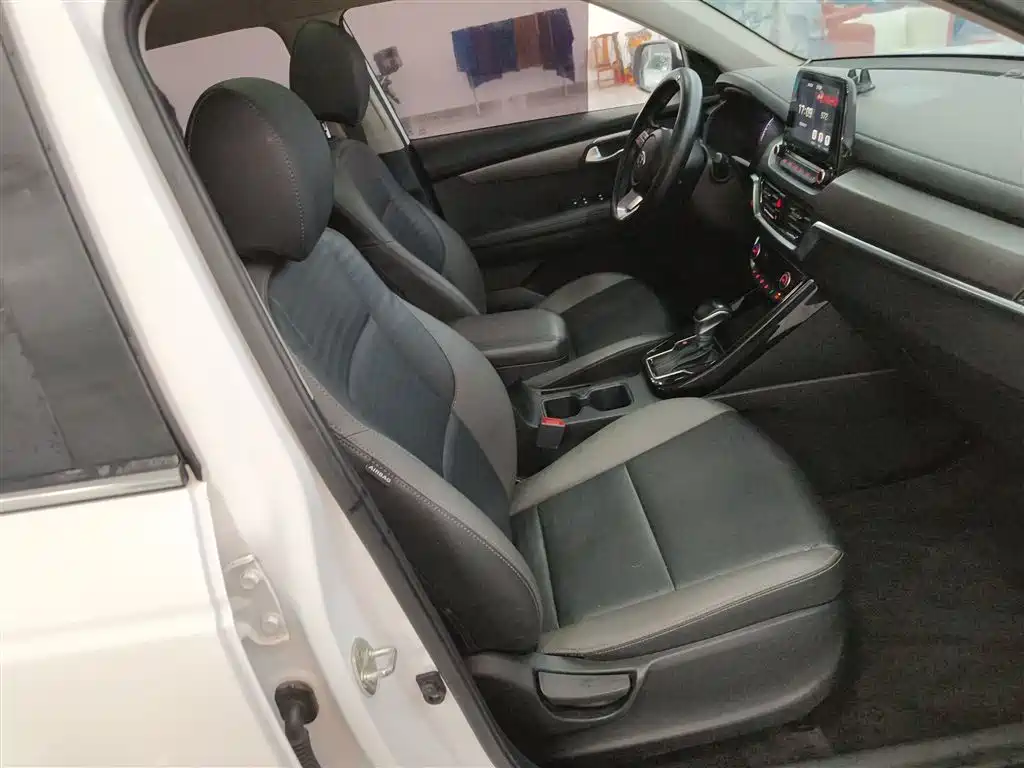 Kia Sportage 2019 2.0L Automatic Smart Luxury Edition фото 25