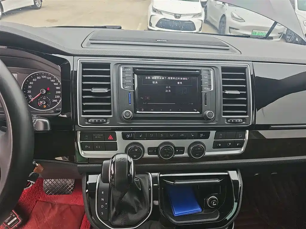 Volkswagen Multivan 2019 2.0TSI 4WD Premium 7-seater фото 9