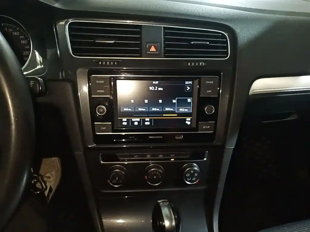Volkswagen Golf 2018 230TSI Automatic Comfort фото 13