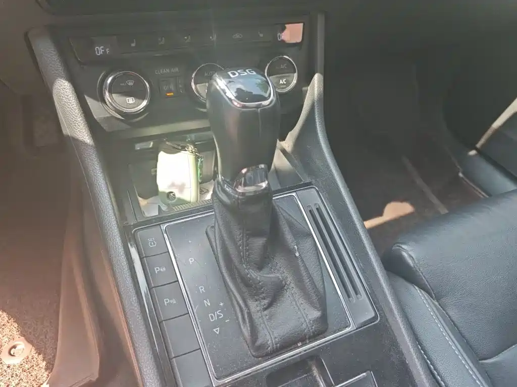 Škoda Superb 2016 TSI330 DSG Smart Edition фото 7