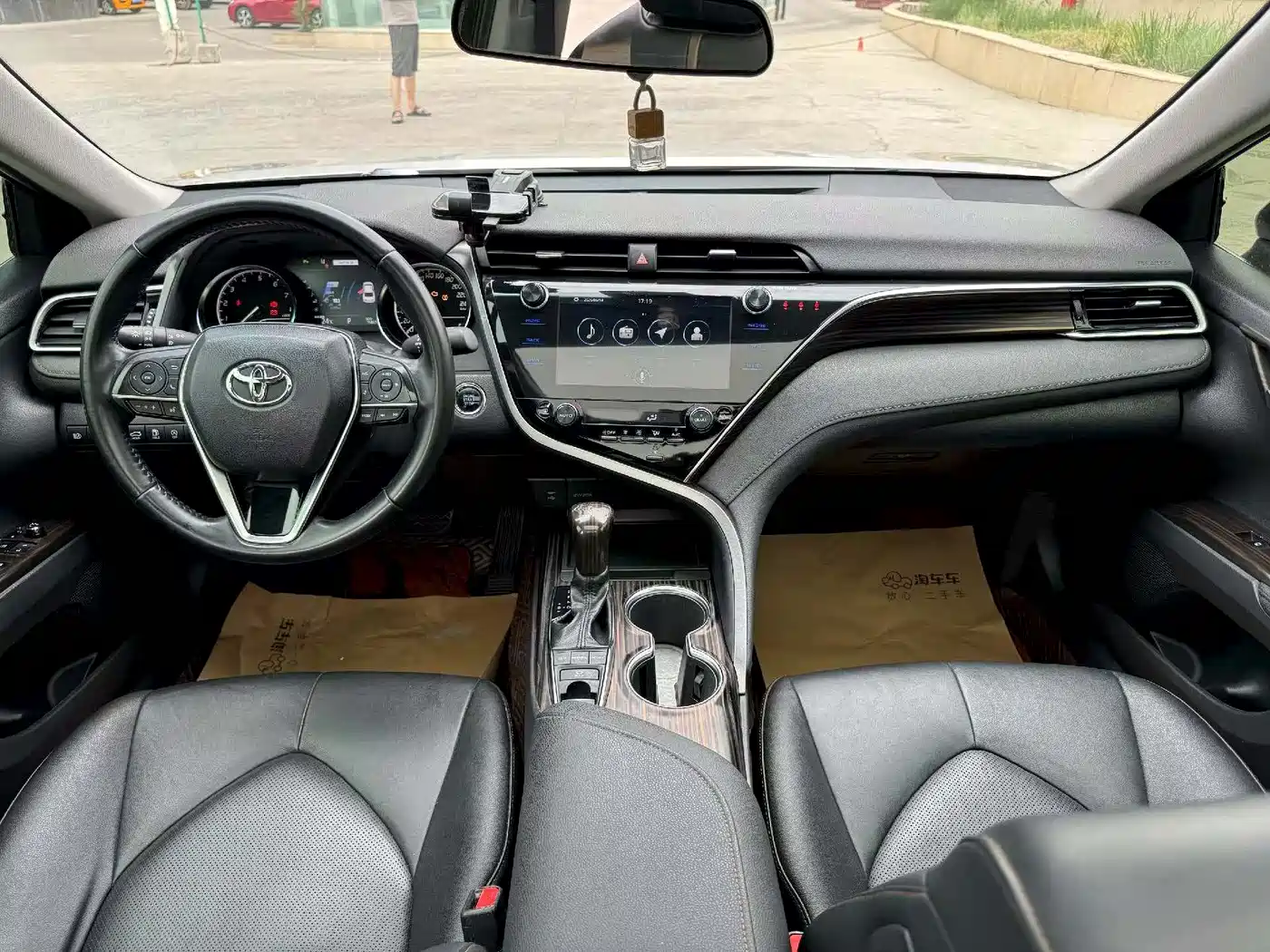 Фото 5 - Toyota Camry