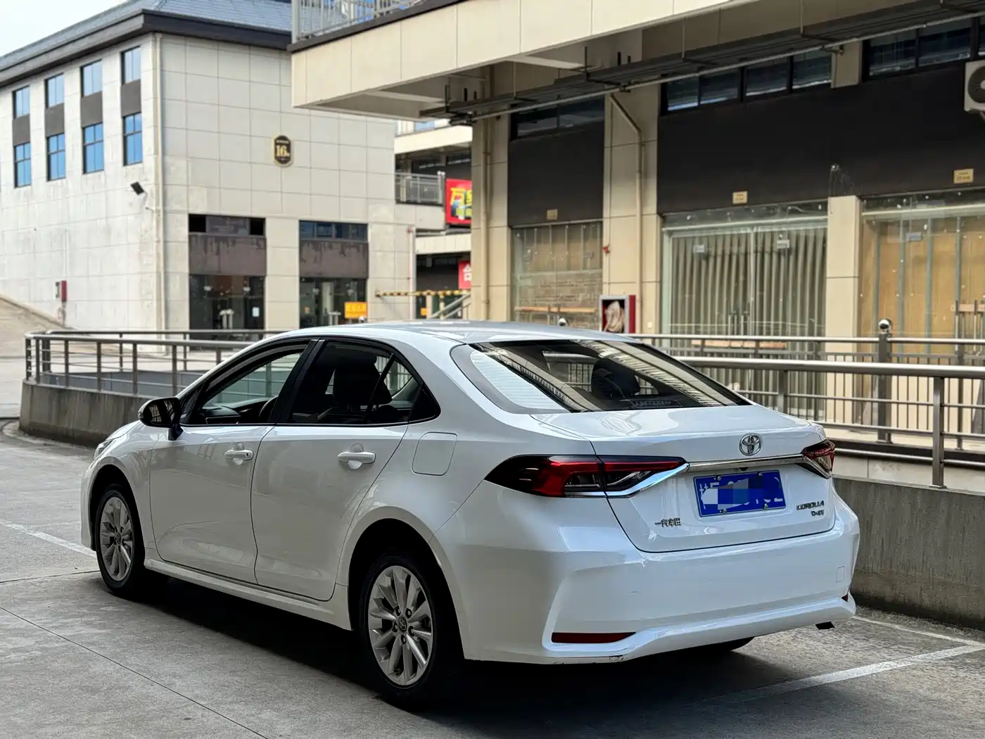 Toyota Corolla 2021 1.2T S-CVT Elite PLUS Edition фото 3