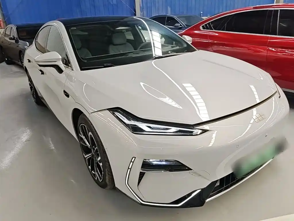 Geely Galaxy Galaxy E8 2025 700km Long Voyage Smart Drive Edition фото 4