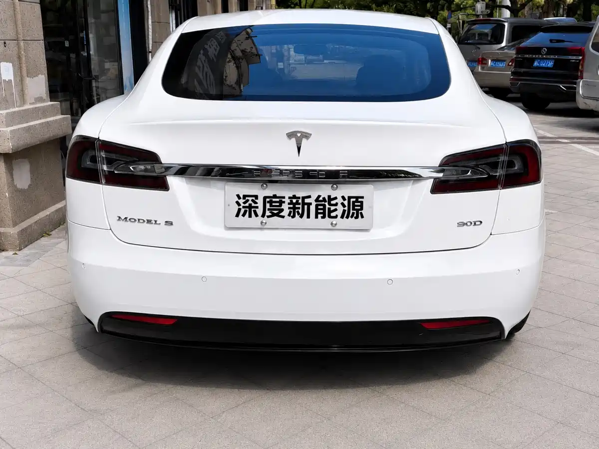 Photo 9 - Tesla Model S