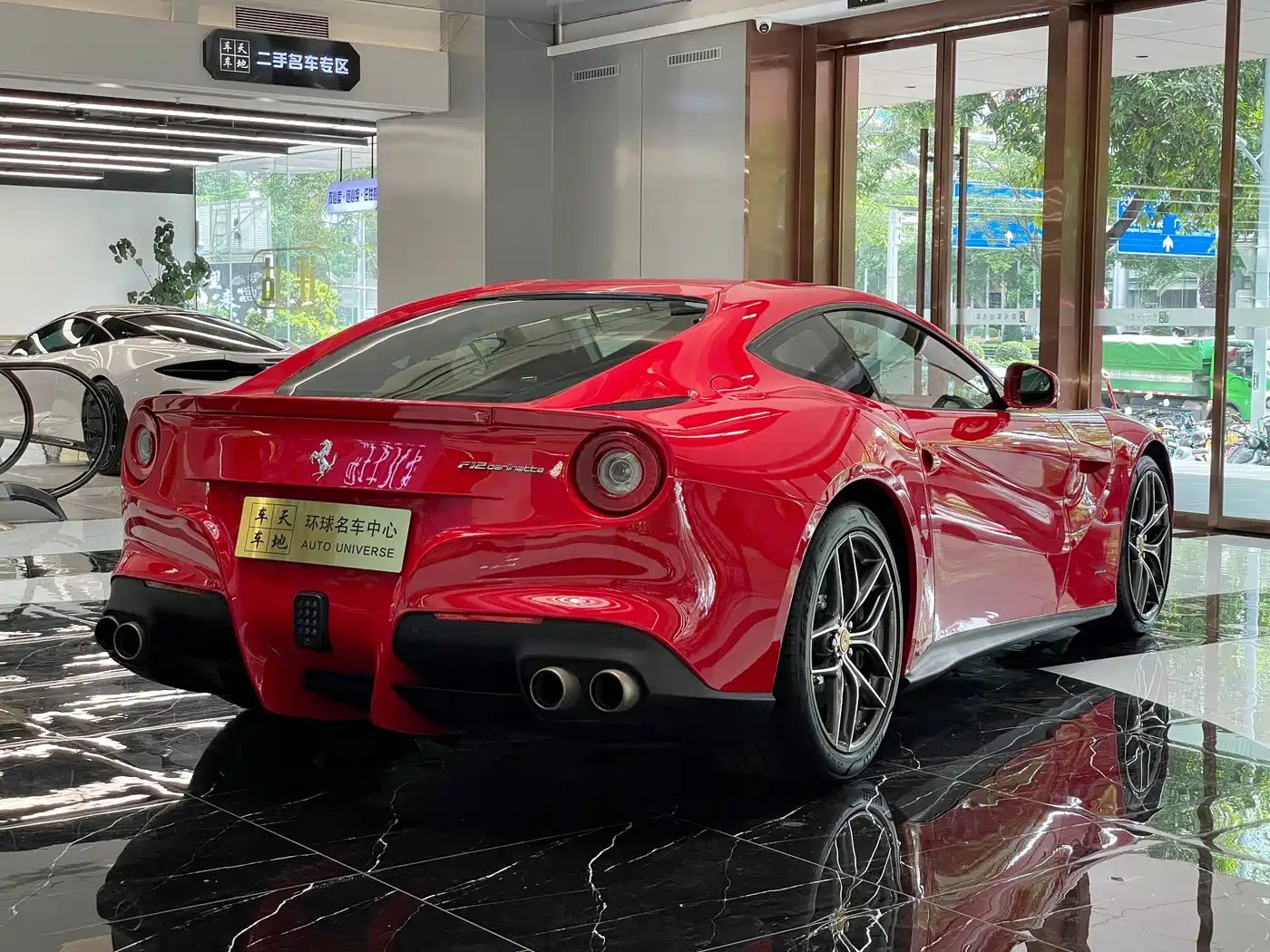 Ferrari F12berlinetta 2016 2013 6.3L Standard