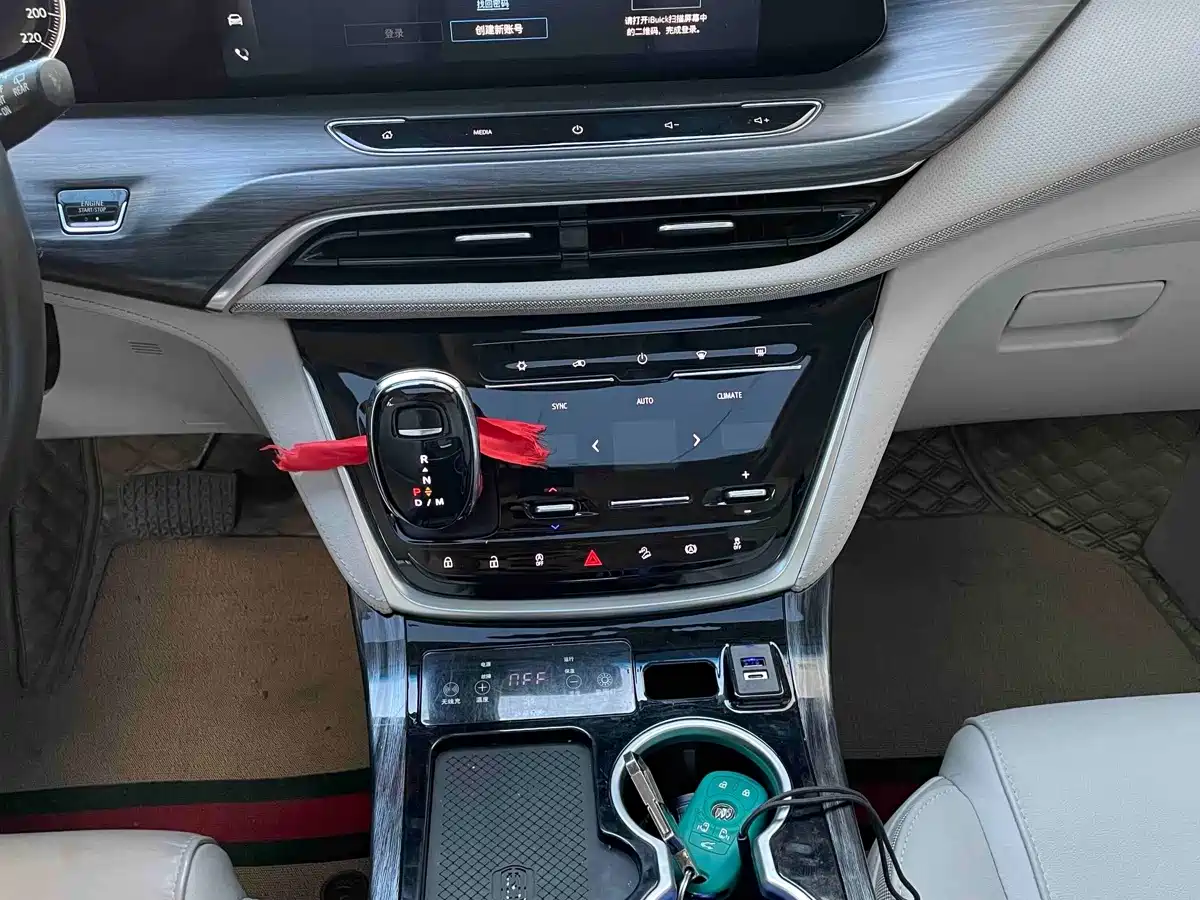 Photo 8 - Buick GL8
