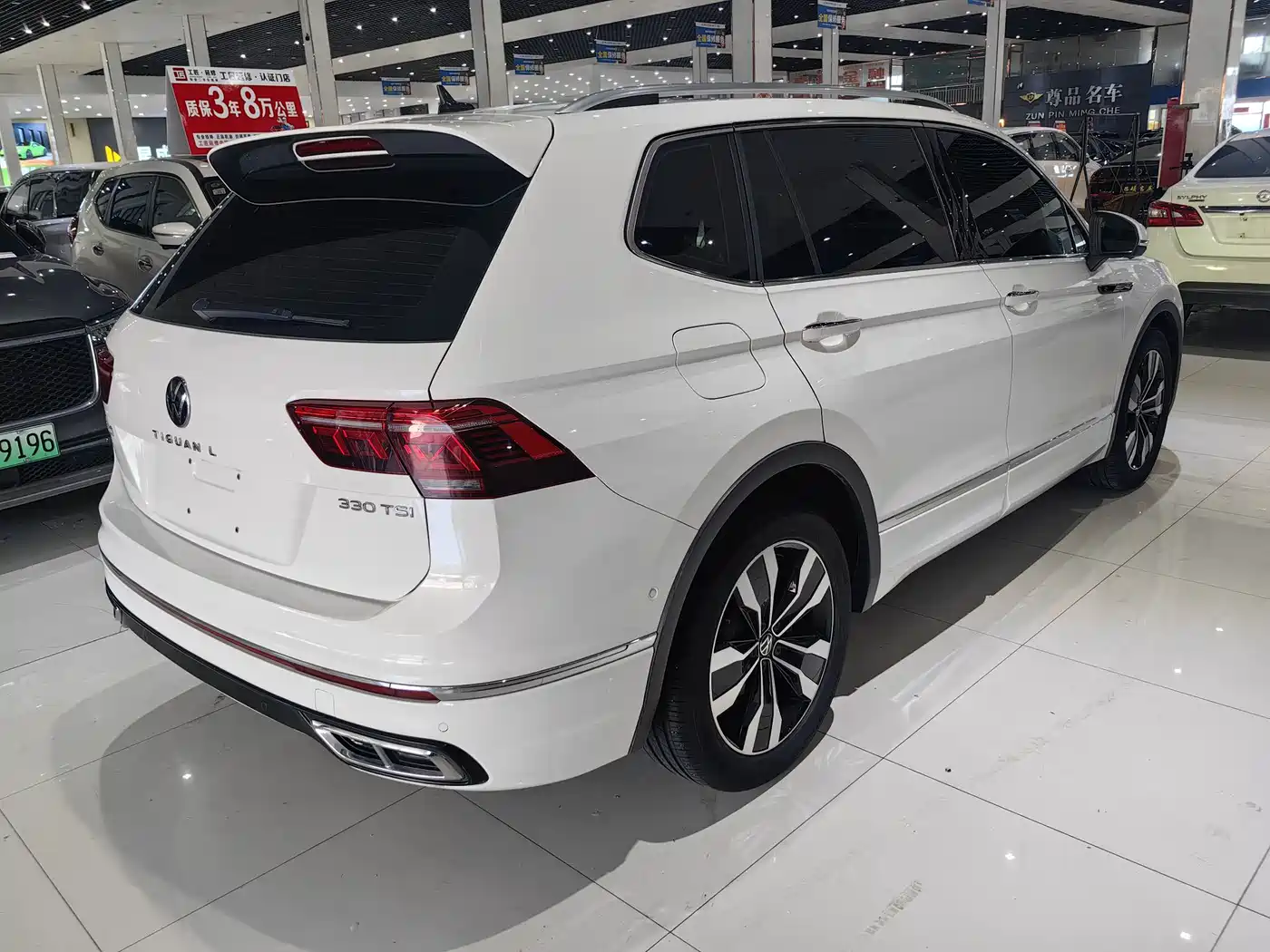 Volkswagen Tiguan L 2022 330TSI Auto 2WD R-Line Premium Edition фото 5