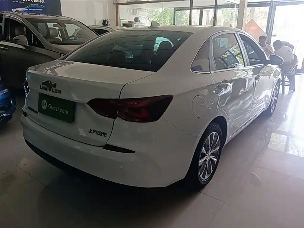 CHEVROLET CRUZE