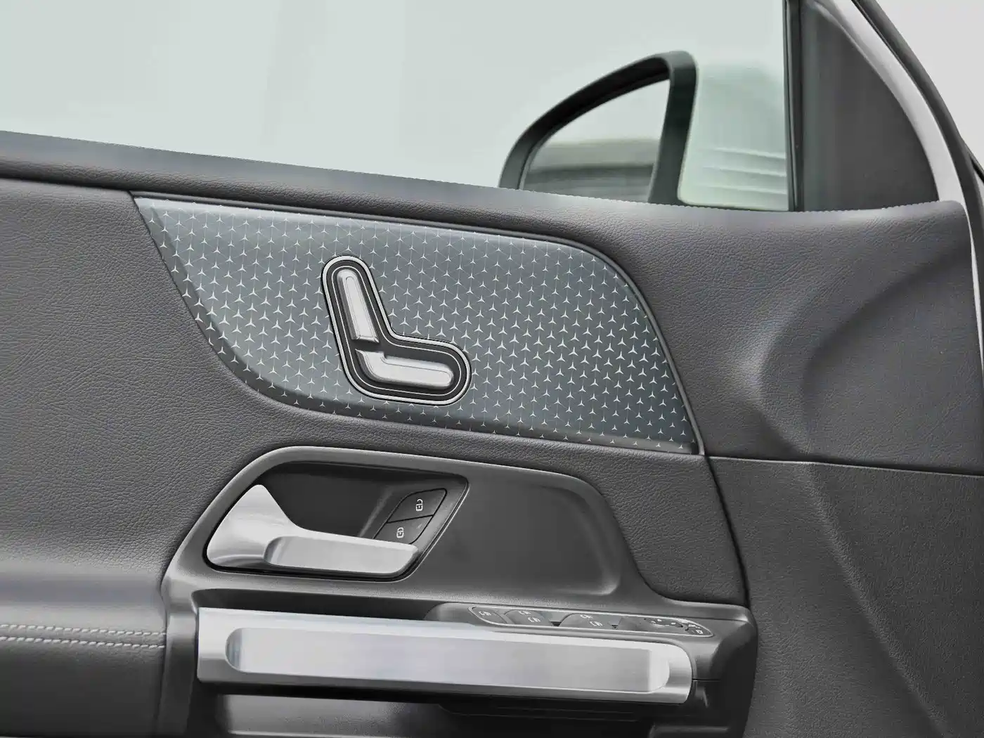 Mercedes-Benz GLB 2024 GLB 220 Dynamic фото 17