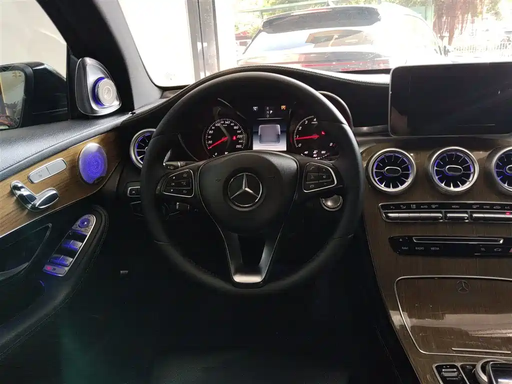 Mercedes-Benz GLC Coupe 2017 GLC 260 4MATIC Coupe SUV фото 7
