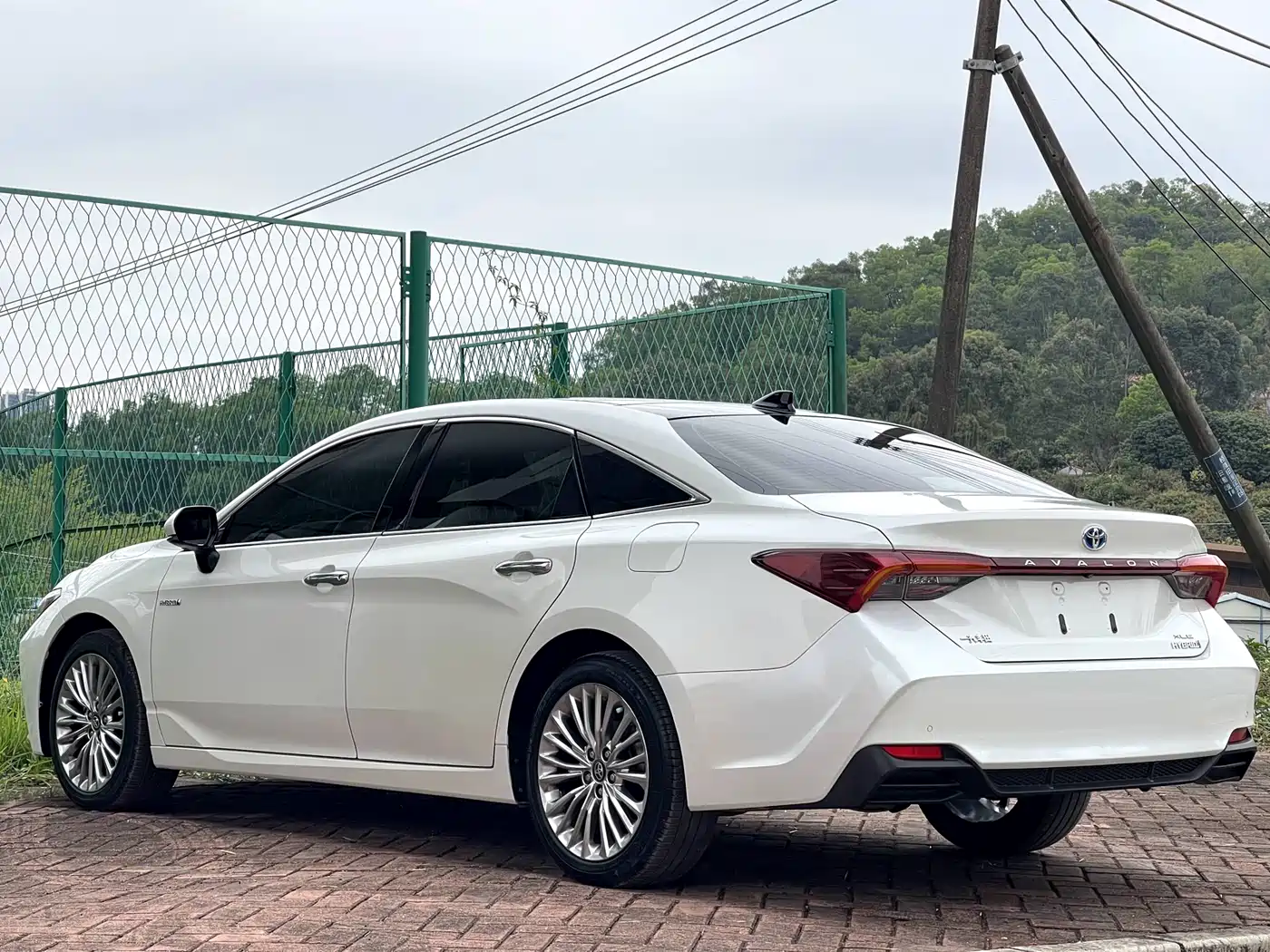 Toyota Avalon 2019 Hybrid 2.5L XLE Premium Edition China V фото 7