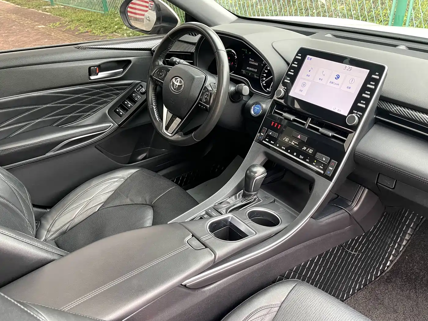 Toyota Avalon 2019 Hybrid 2.5L XLE Premium Edition China V фото 12