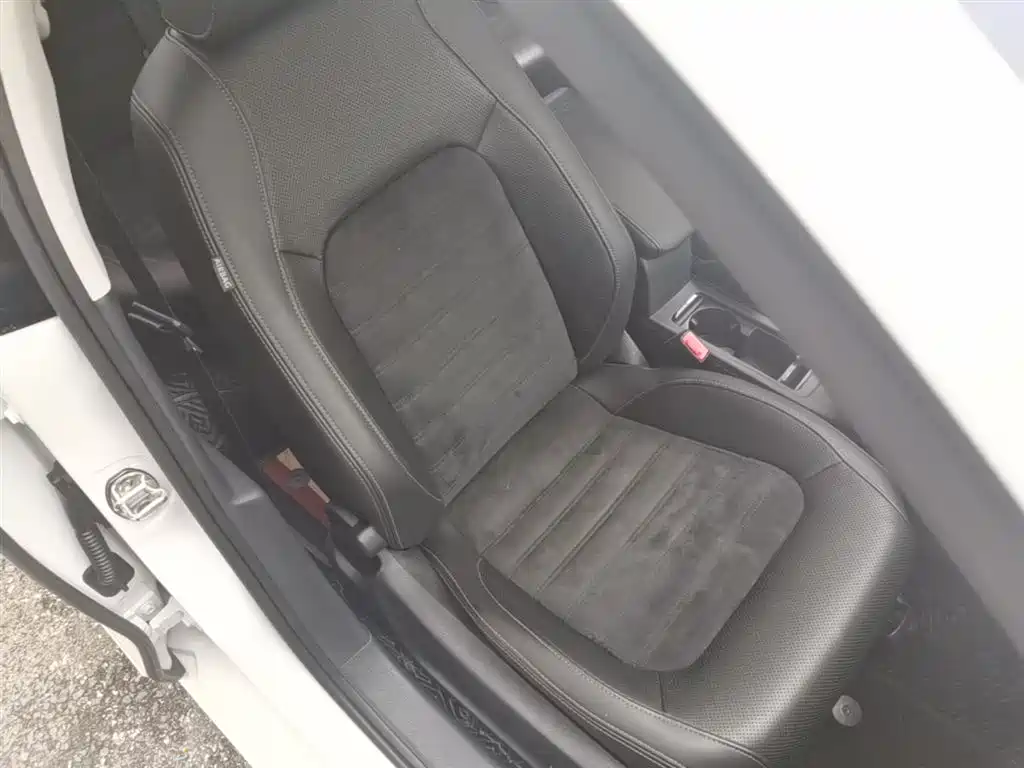Volkswagen Sagitar 2018 280TSI DSG Luxury фото 25