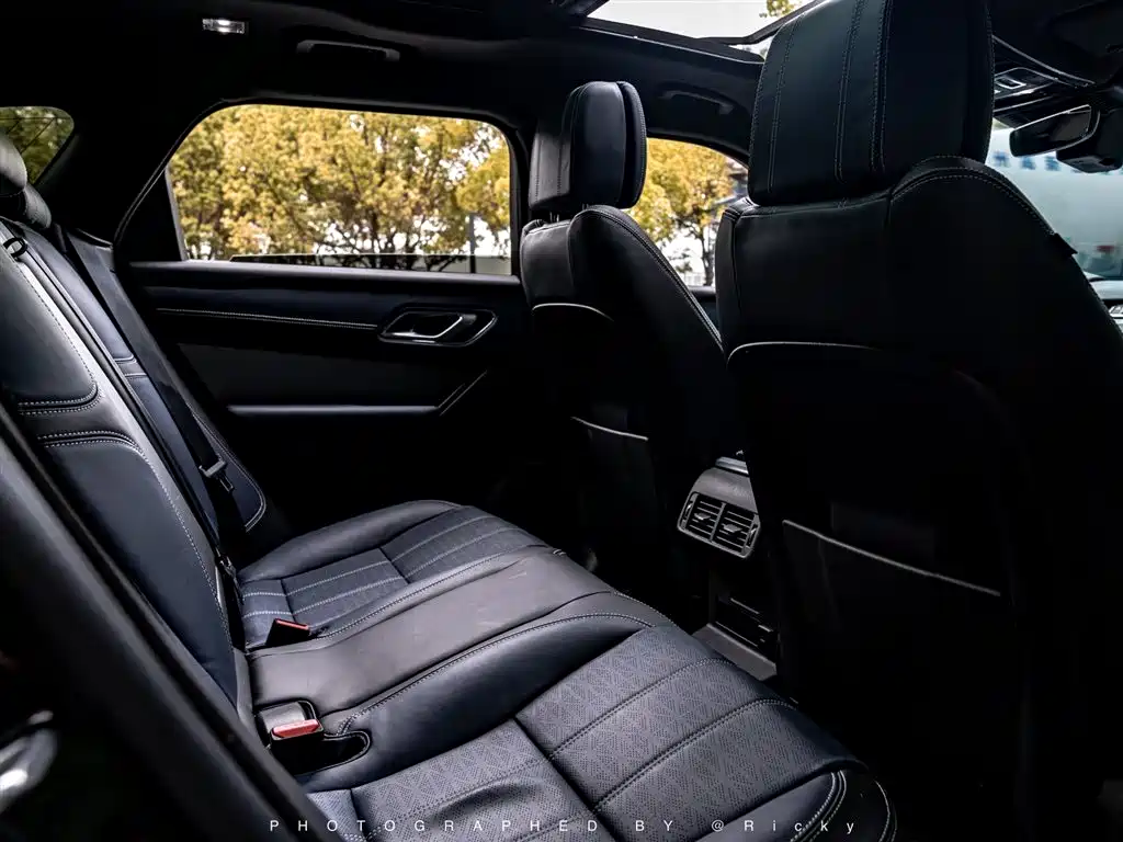 Land Rover Range Rover Velar 2022 250PS Golden Collector's Edition фото 11