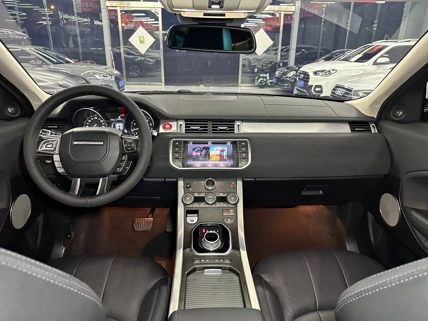 Land Rover Range Rover Evoque 2016 2.0T PURE Style фото 9