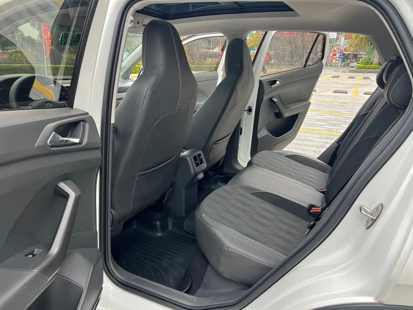 Volkswagen T-Cross 2019 280TSI DSG Comfort Edition фото 10