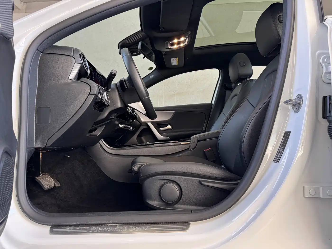 Mercedes-Benz A-Class 2023 A 180 L фото 6