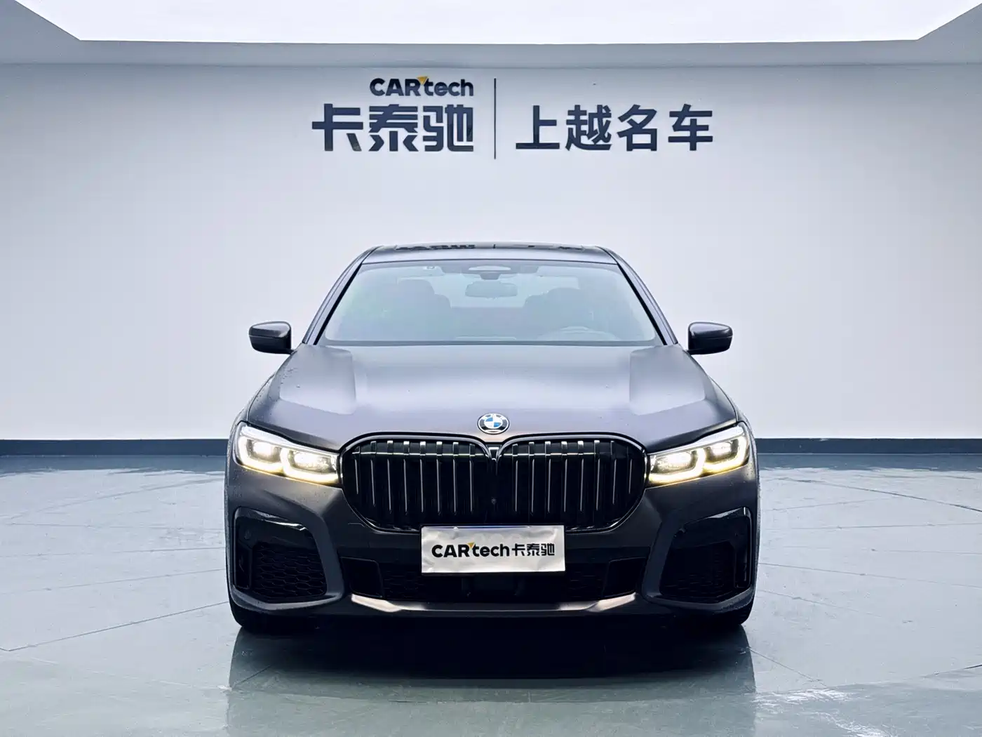 BMW 7 Series 2019 740Li xDrive Executive M Sport Package фото 2