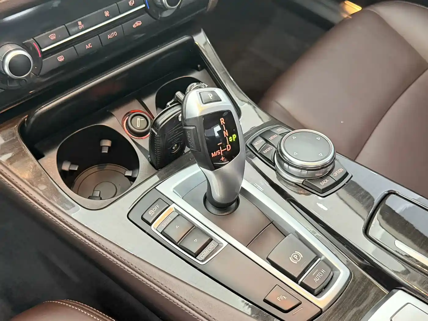 BMW 5 Series 2014 525Li Luxury Design Package фото 8