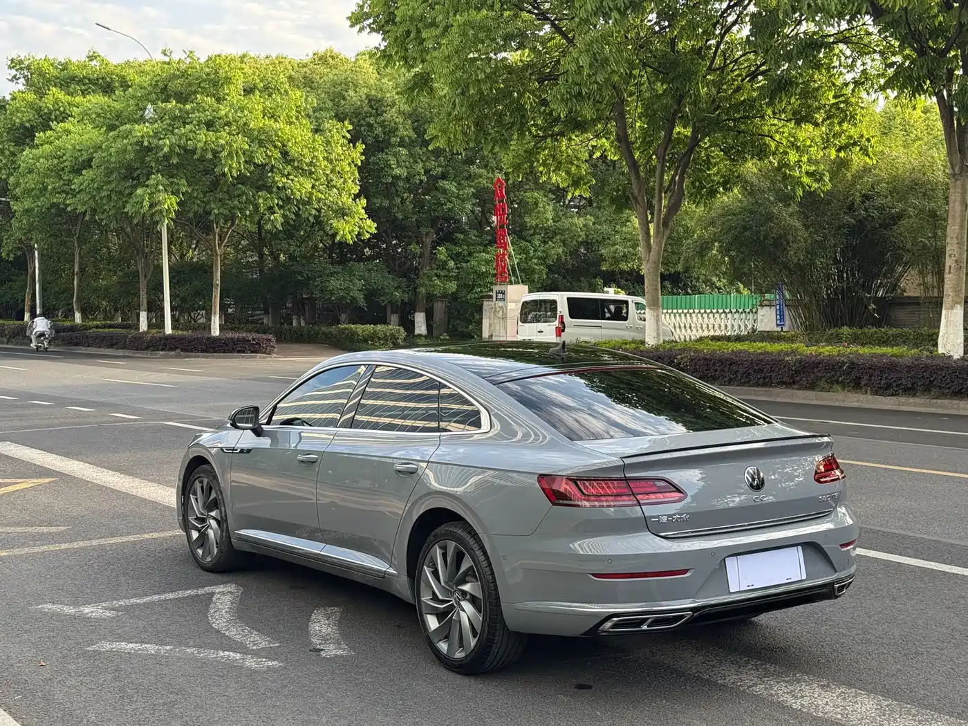 Volkswagen FAW-Volkswagen CC 2023 380TSI Eye-catching Edition фото 7
