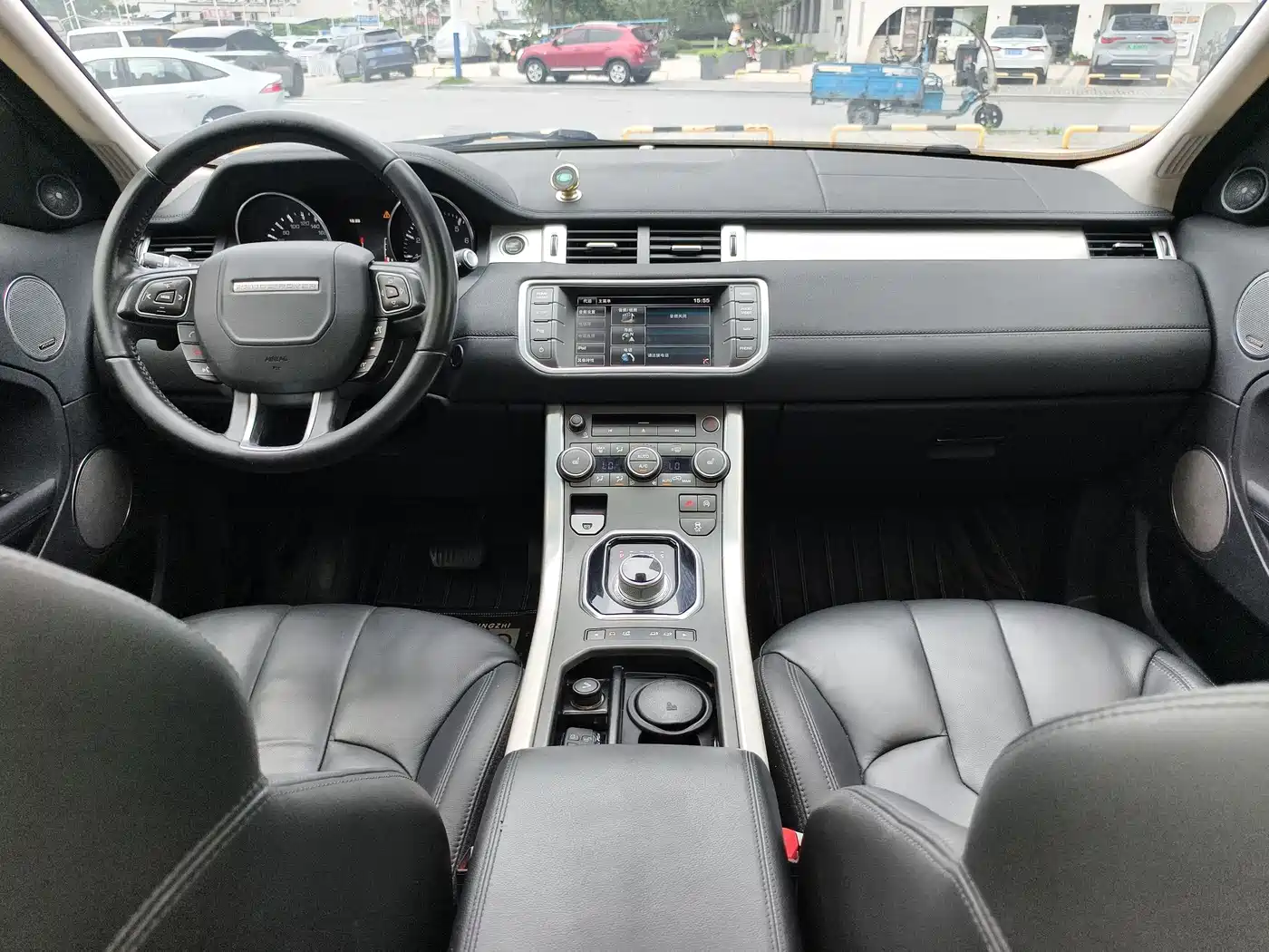Land Rover Range Rover Evoque 2015 2.0T 5-Door Intelligent Edition фото 4