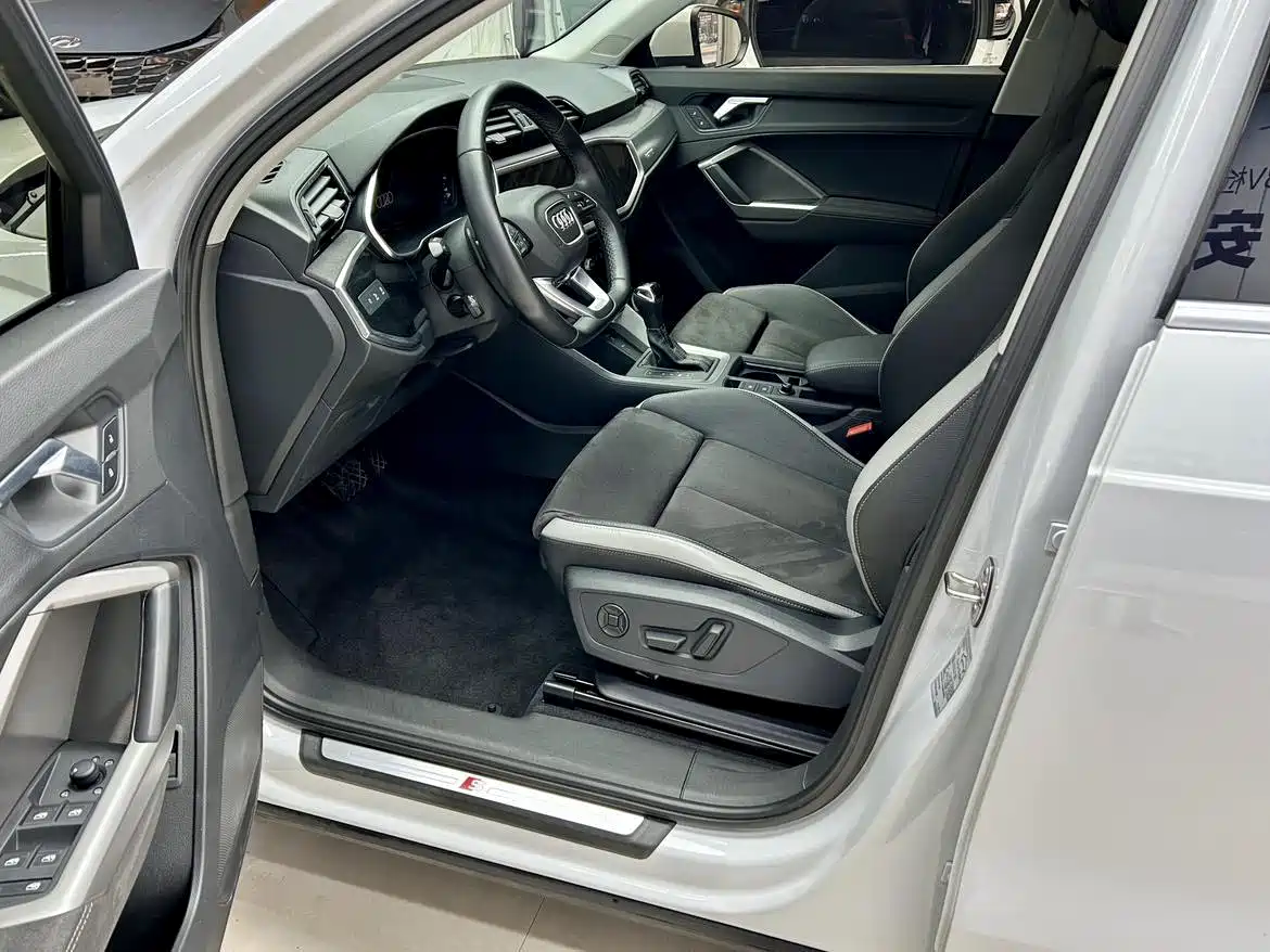 Audi Q3 2023 35 TFSI Fashion Dynamic (1.4T) фото 8