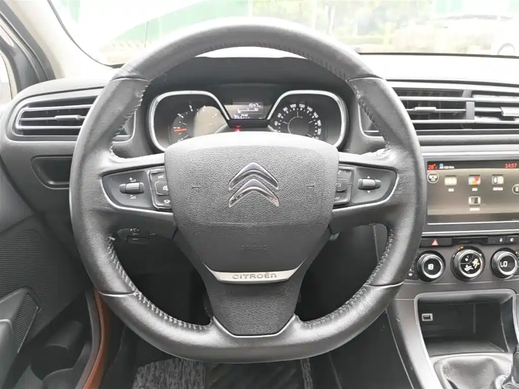Citroën C4 C-Quatre 2017 2016 1.6L Manual Luxury
