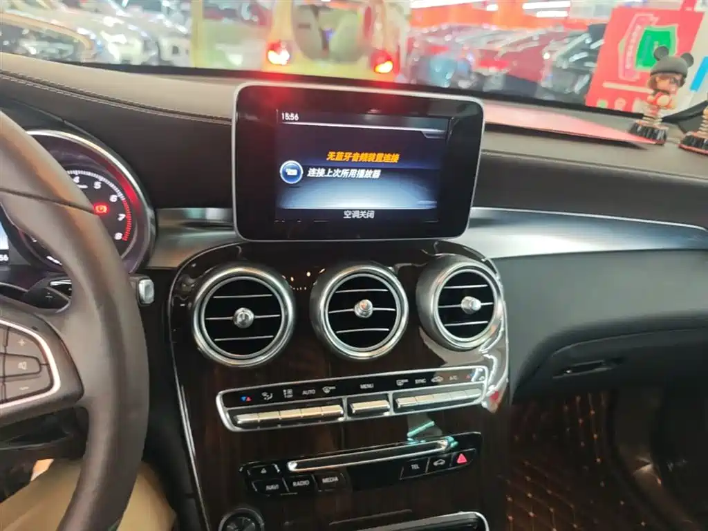 Mercedes-Benz GLC 2017 GLC 260 4MATIC Luxury фото 13