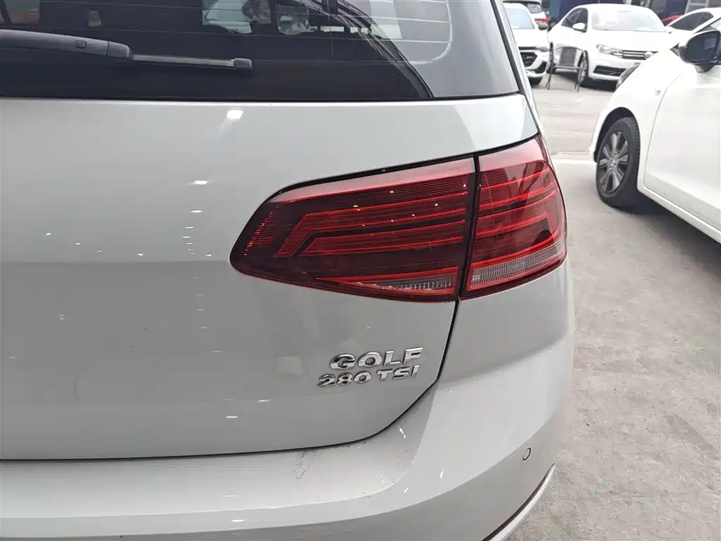 Volkswagen Golf 2020 Beloved Edition 280TSI DSG Comfort фото 8