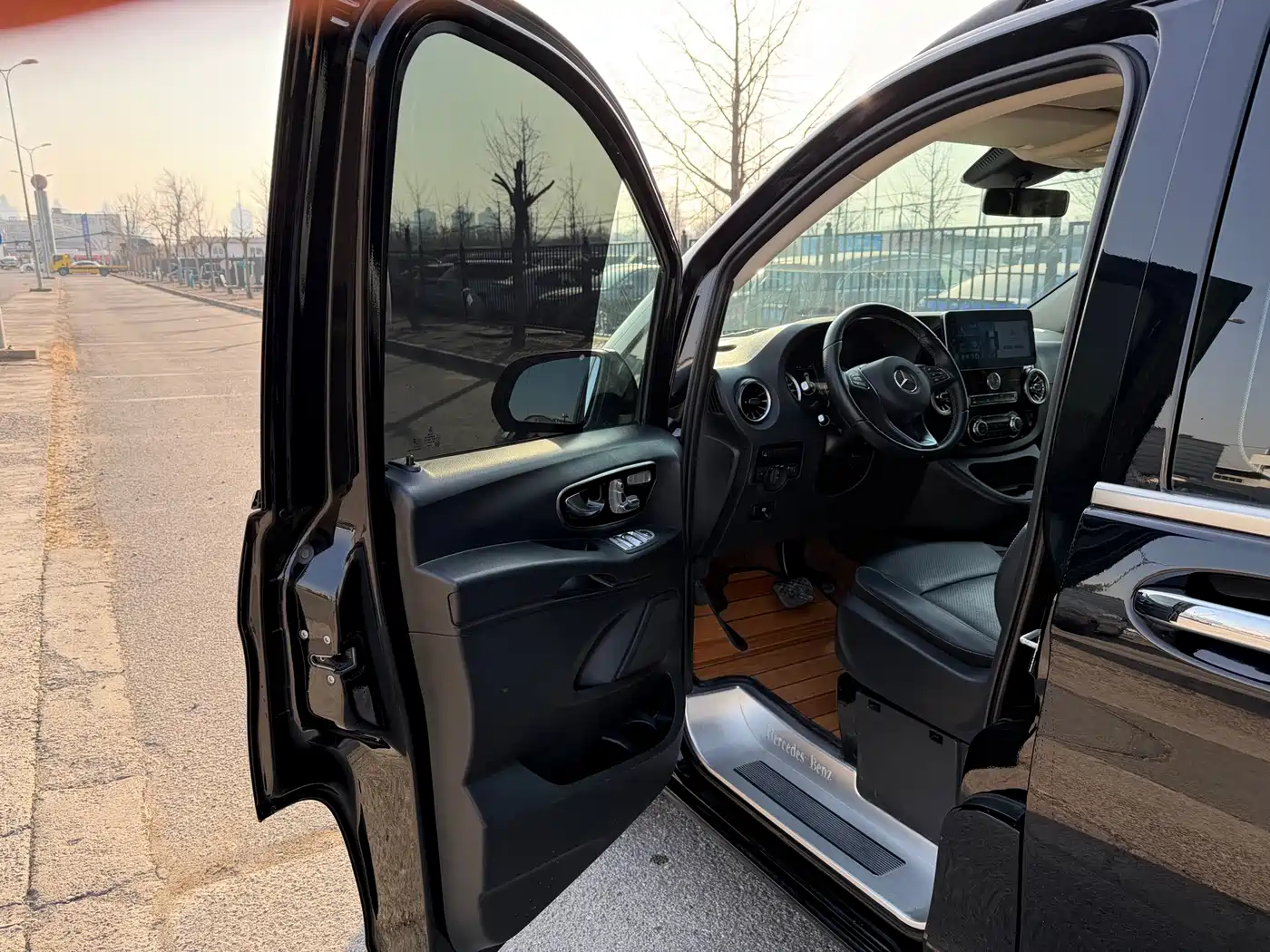 Mercedes-Benz Vito 2023 2.0T Business 7-Seater фото 9