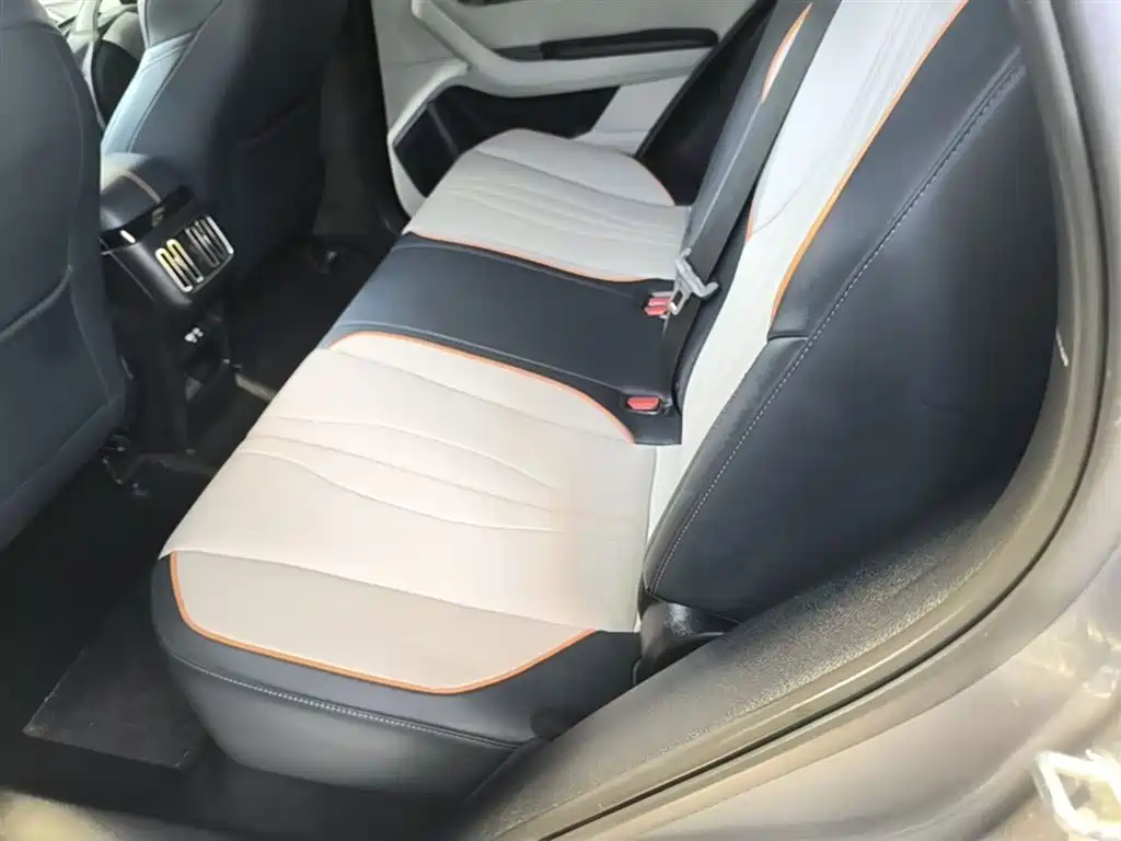 BYD Song PLUS PHEV 2024 Glory Edition DM-i 110km Flagship фото 17