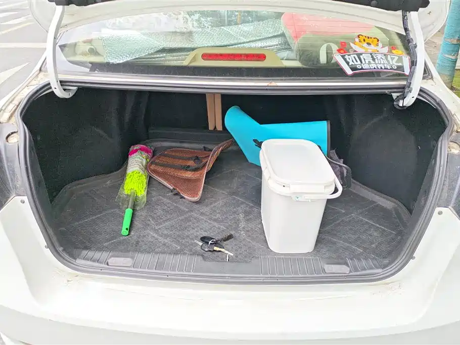 Buick Excelle 2013 1.5L Manual Classic Edition фото 4