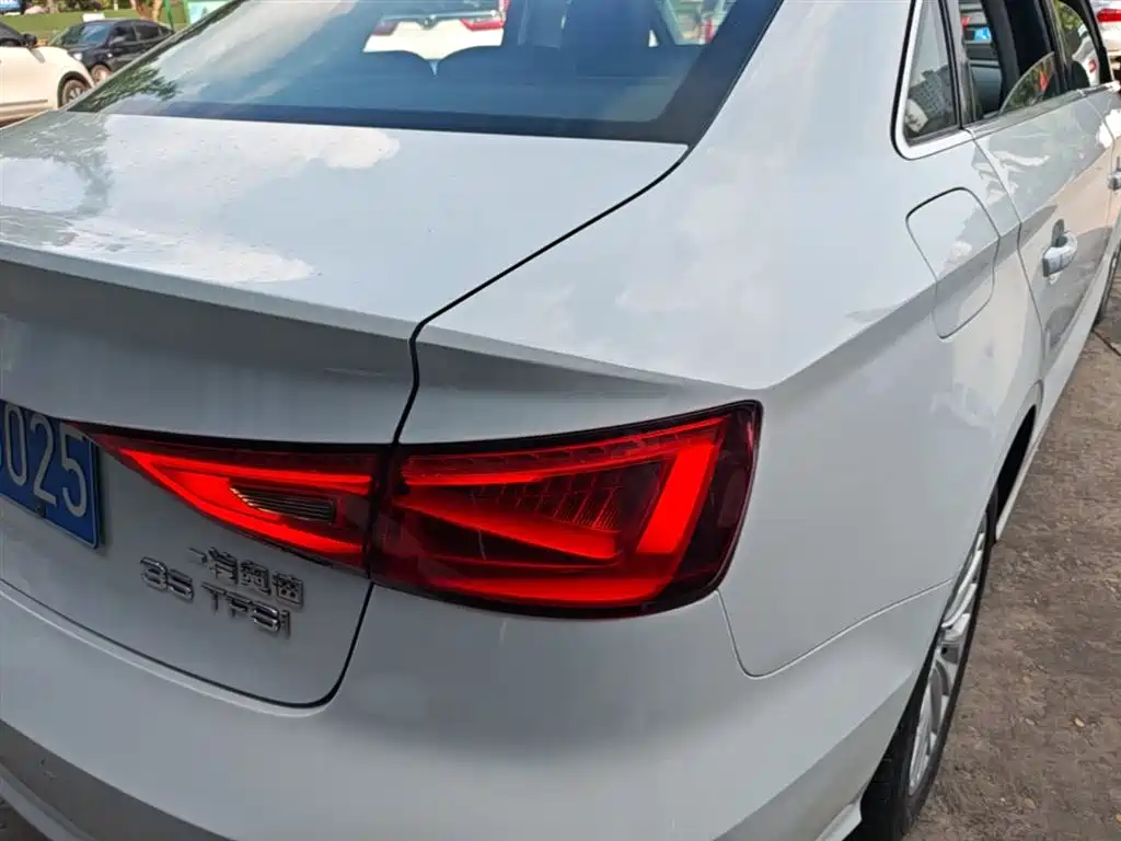 Audi A3 2016 Limousine 35 TFSI Leadership фото 25