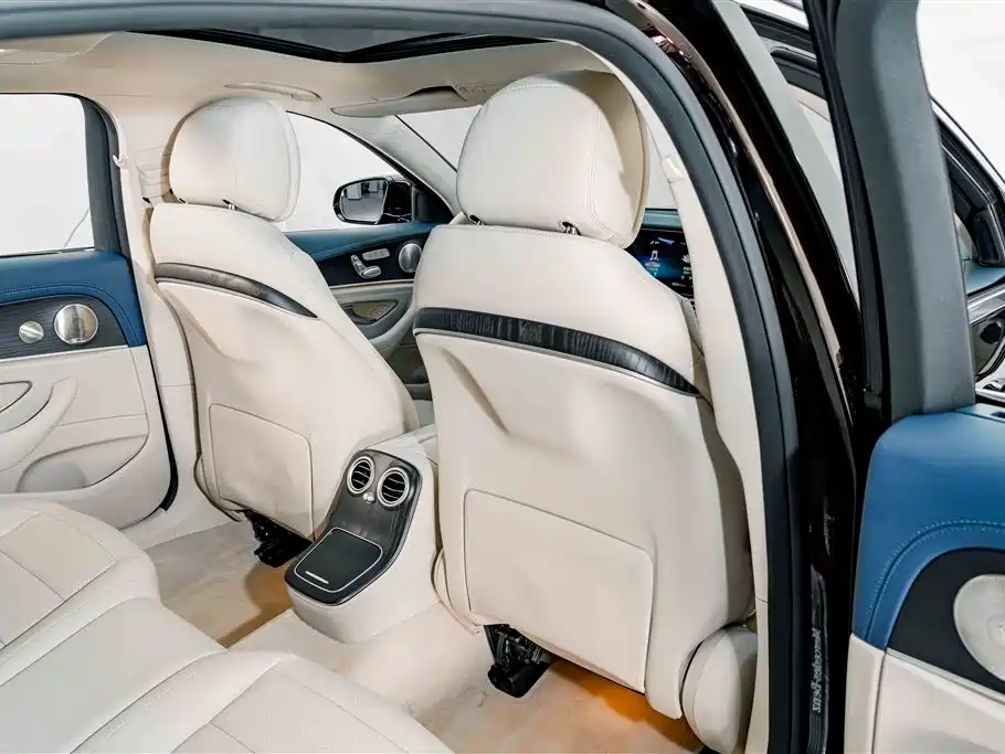 صورة 21 - Mercedes-Benz E-Class