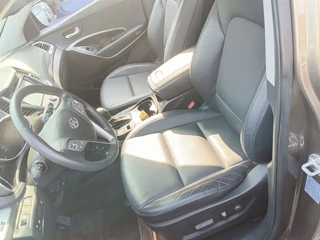 Hyundai Santa Fe 2015 2.0T Automatic 4WD Smart 7-seater фото 15