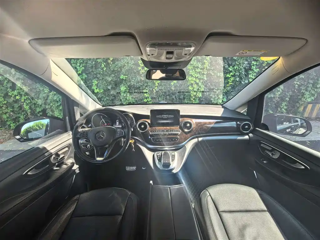 Mercedes-Benz V-Class 2018 V 260 L Premium Long Version China V фото 6